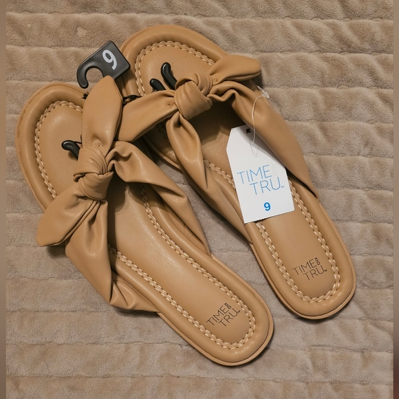 Time and Tru Shoes - Time and Tru Bow Flip Flop Sandals